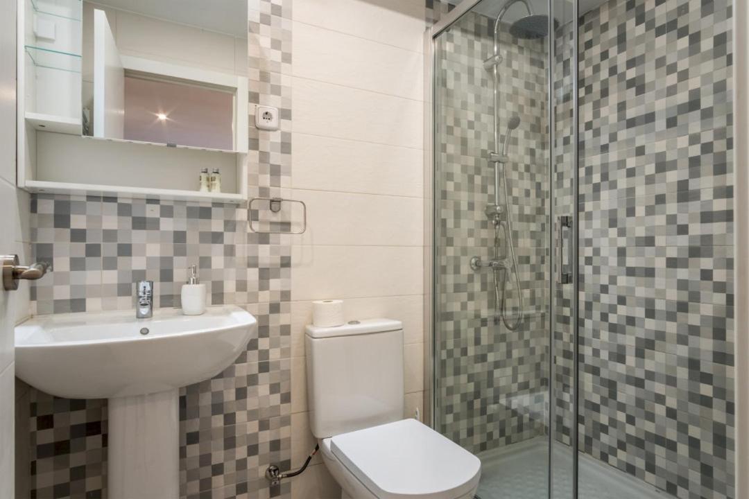 Modern- 1 Bd 1,5 Bth- Delicias Atocha Apartment Madrid Bagian luar foto